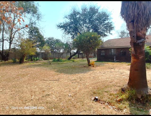4 BEDROOM FREEHOLD FOR SALE IN ELOFF
